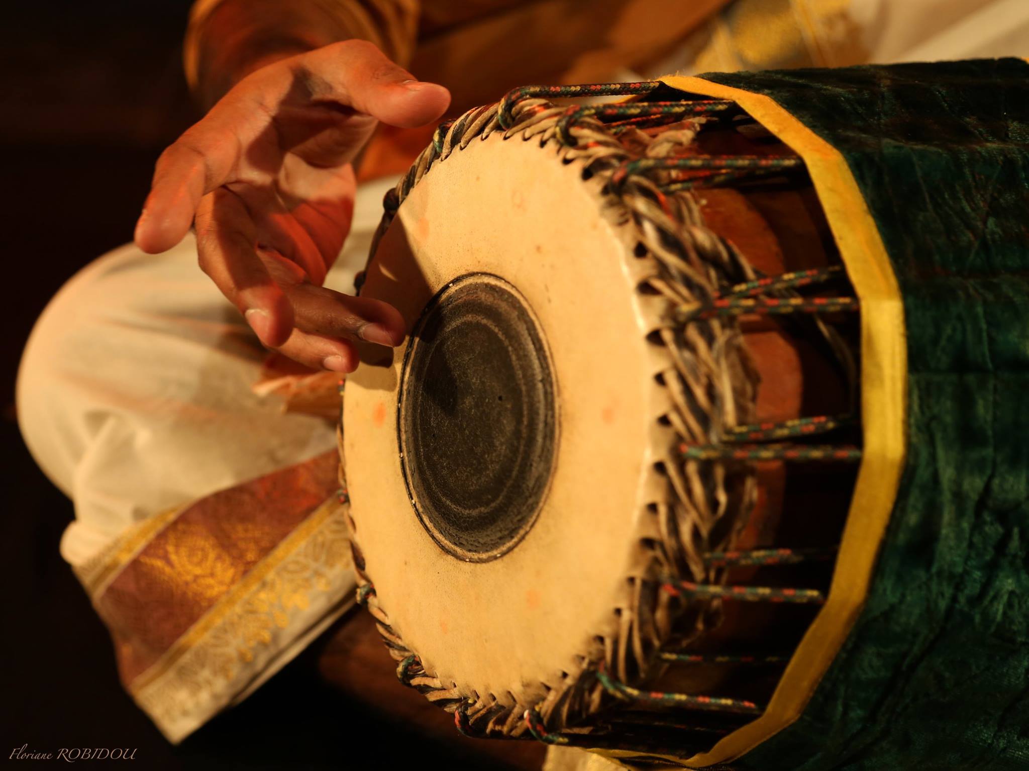 Cours de Konnakol et percussions de l'Inde du Sud par Balakumar Paramalingam.